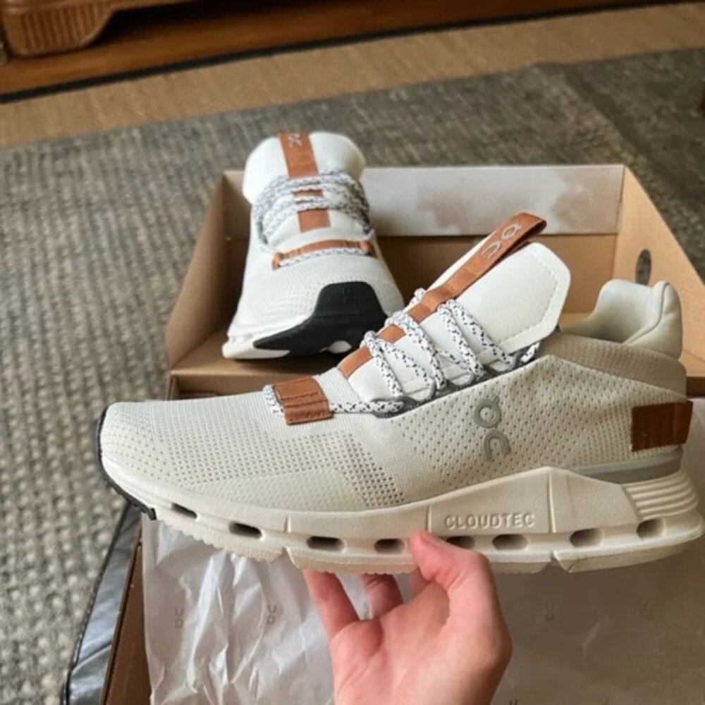 WOMEN'S ON CLOUDNOVA RUNNING SHOES WHITE PEARL